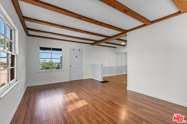711 Pier Avenue, Santa Monica CA: https://media.crmls.org/mediaz/ec38bf66-3ecc-4c87-9760-730b7d0b4ec3.jpg