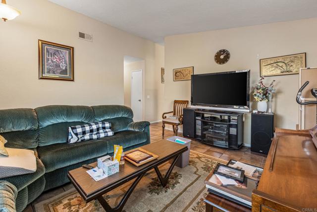 Detail Gallery Image 6 of 27 For 758 S 65th St, San Diego,  CA 92114 - 4 Beds | 2 Baths