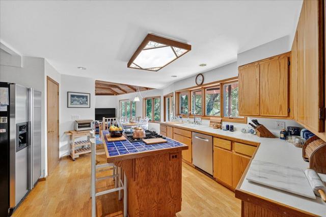 5224 Twin Falls Road, Morgan Hill CA: https://media.crmls.org/mediaz/ec390f60-3bb6-4e44-9f77-42e5c642de08.jpg