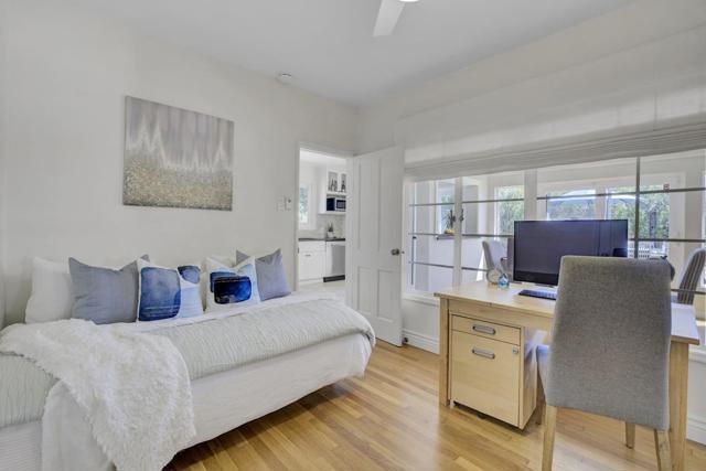 192 Oak Court, Menlo Park CA: https://media.crmls.org/mediaz/ec3998a6-4a19-4efc-a17e-bf25fe32e787.jpg