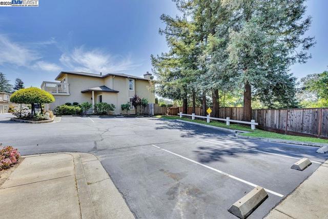 21917 Nugget Canyon Dr, Castro Valley CA: https://media.crmls.org/mediaz/ec39bc7b-0116-41b4-9e44-941bfc949c61.jpg