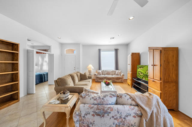 37718 Medjool Avenue, Palm Desert CA: https://media.crmls.org/mediaz/ec3a026e-bfd7-4445-a592-558cb247bdce.jpg