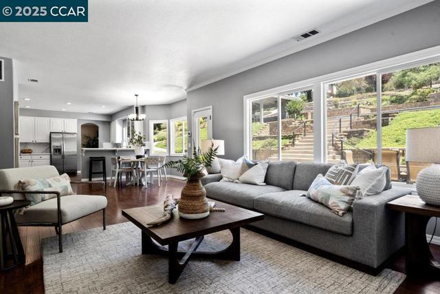 825 Bertram St, Walnut Creek CA: https://media.crmls.org/mediaz/ec3b3682-834a-4244-839e-0376fc7398bb.jpg