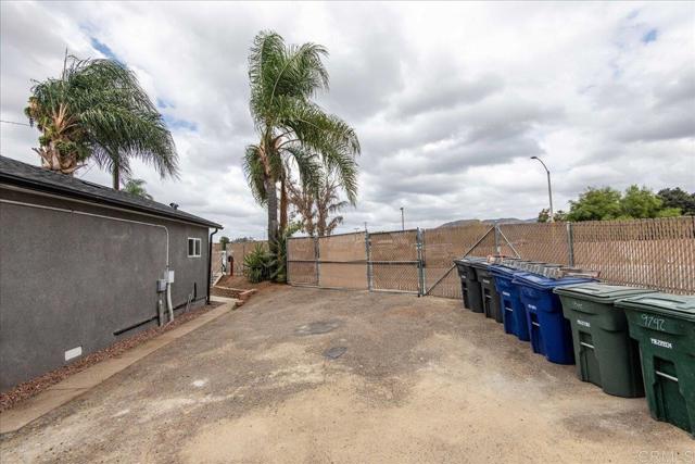 Detail Gallery Image 8 of 22 For 9742 Los Coches Rd, Lakeside,  CA 92040 - 2 Beds | 2 Baths