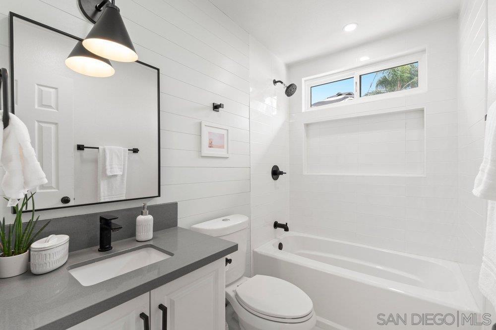 725 Teaberry St - photo 11