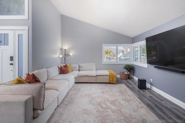 3702 Country Trail, Bonita CA: https://media.crmls.org/mediaz/ec3d38b9-46cd-4cbe-a90e-ce3051854cdc.jpg