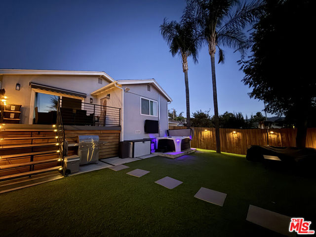 10315 Fairgrove Avenue, Tujunga CA: https://media.crmls.org/mediaz/ec3d500c-d46e-4329-899a-f60a2be8e7d9.jpg