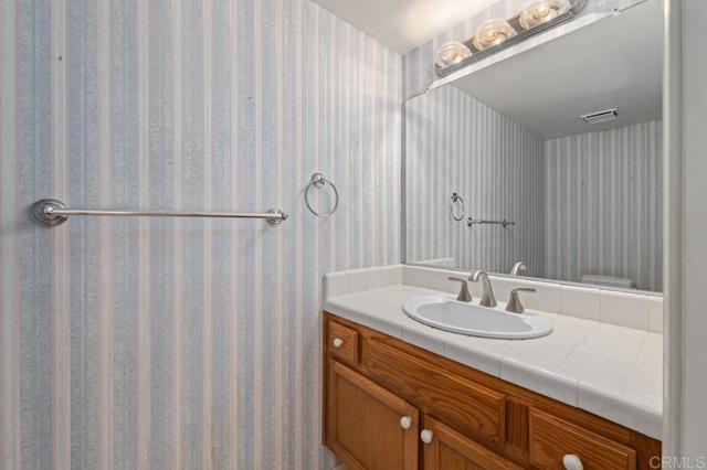 Detail Gallery Image 17 of 37 For 3711 Overpark Rd, San Diego,  CA 92130 - 4 Beds | 2/1 Baths