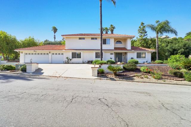 9704 Indian Creek Way, Escondido CA: https://media.crmls.org/mediaz/ec3e824b-8bfd-441e-b0cb-71f1151b6f90.jpg