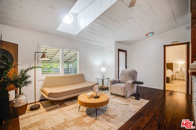 feature listing property photo