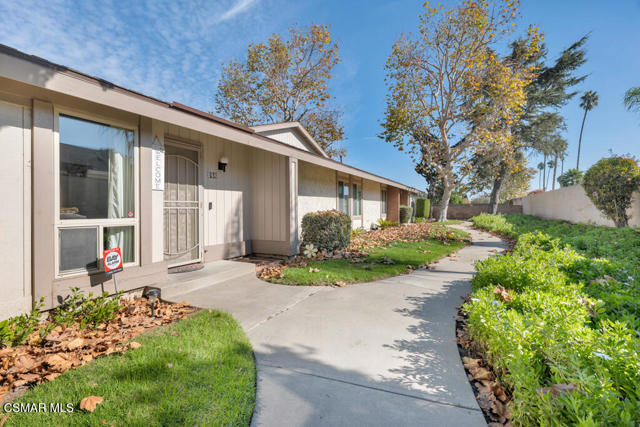 246 W Vineyard Avenue, Oxnard CA: https://media.crmls.org/mediaz/ec3f0b55-f770-469f-ab28-80933a432e46.jpg