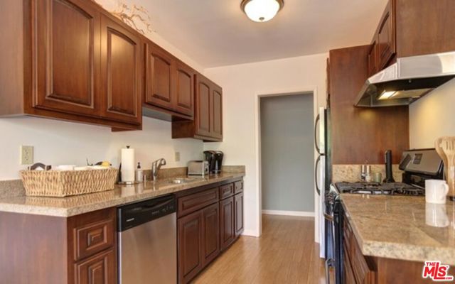 852 17th Street photo 6
