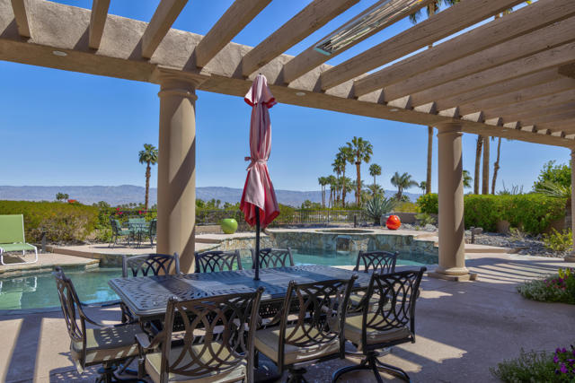 73042 Galleria Court, Palm Desert CA: https://media.crmls.org/mediaz/ec3f76e1-ad05-44c5-b550-50fb286edcaa.jpg