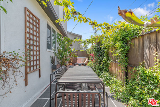 6300 Arroyo Glen Street, Los Angeles CA: https://media.crmls.org/mediaz/ec3fbcc5-91c5-4094-be7d-11051aa0d123.jpg