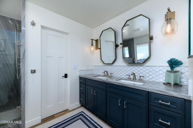 818 Caliente Lane, Ventura CA: https://media.crmls.org/mediaz/ec3fe268-da25-4bda-bd60-c0ae941ea039.jpg