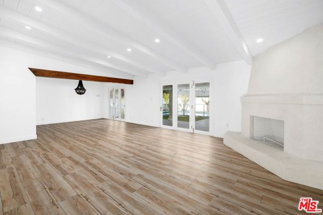 5614 Ponce Avenue, Woodland Hills CA: https://media.crmls.org/mediaz/ec3ff36d-7764-4d3c-b817-a9de9a1cb839.jpg