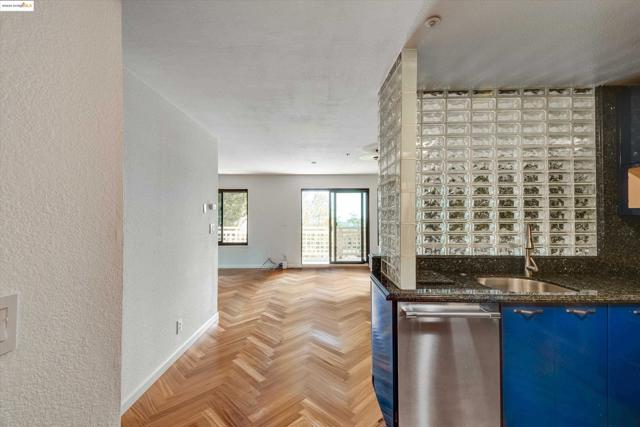 805 Red Leaf Court, San Francisco CA: https://media.crmls.org/mediaz/ec40293b-253d-4cad-87a0-b3ec2abd98eb.jpg