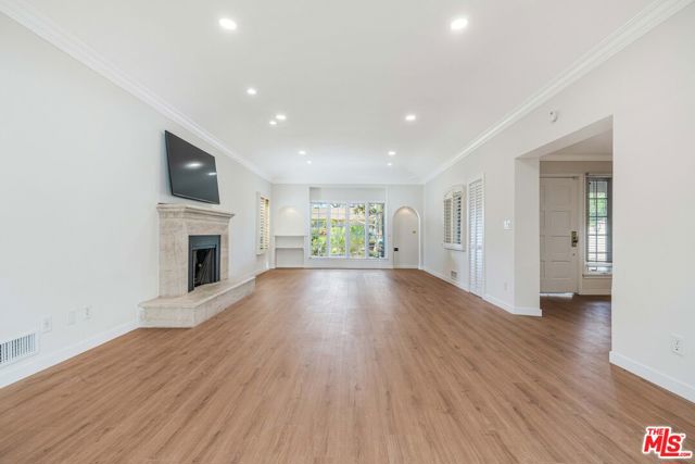 426 Georgina Avenue photo 2