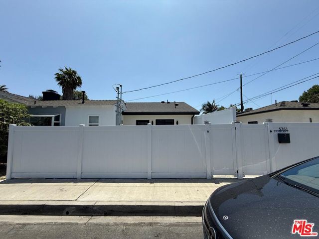 5759 1/2 Lemp Avenue, North Hollywood CA: https://media.crmls.org/mediaz/ec4195ef-4766-42c2-99f0-da86bfad55c0.jpg
