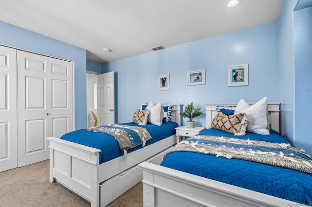 806 Redondo Ct, San Diego CA: https://media.crmls.org/mediaz/ec41c68b-1f36-446e-b60d-4edecc800b51.jpg