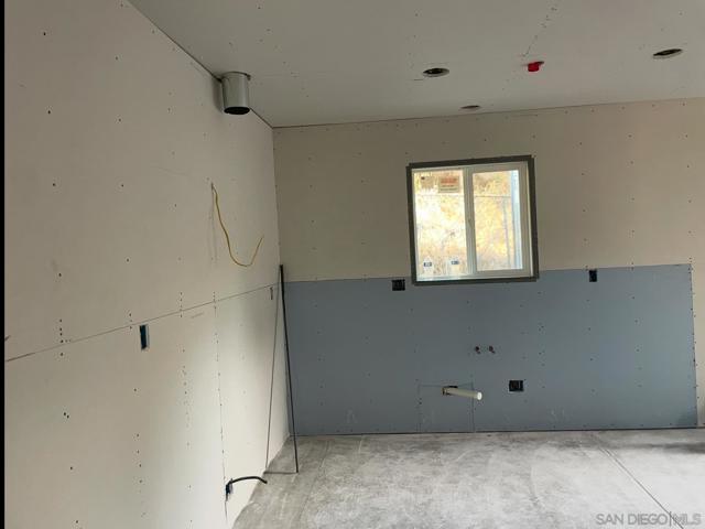 3335 37 S Barcelona St., Spring Valley CA: https://media.crmls.org/mediaz/ec41e39d-69a8-4b23-8add-c29c0a4e271b.jpg