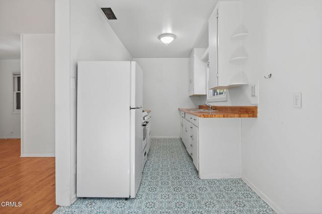 1211 Cruzero Street, Ojai CA: https://media.crmls.org/mediaz/ec42ed57-e84c-4998-8fc9-fe87159d8973.jpg