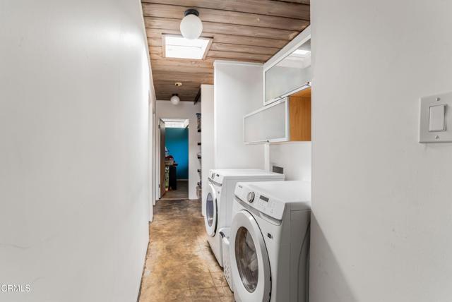 1412 Ellsworth Court, Thousand Oaks CA: https://media.crmls.org/mediaz/ec430678-d873-47e3-a84f-180e0ec3f057.jpg