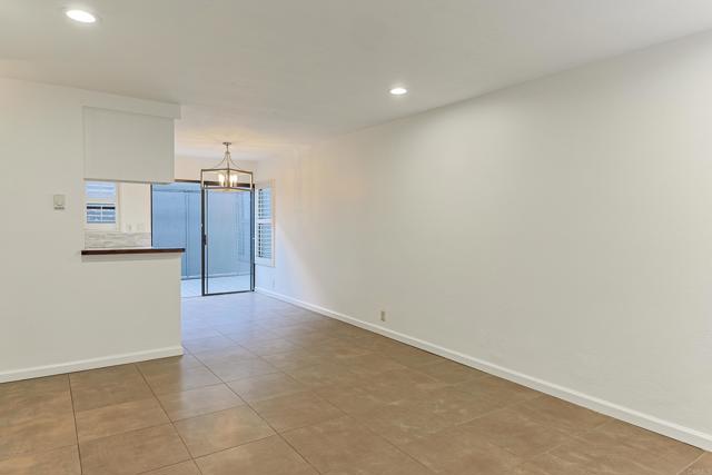 Detail Gallery Image 5 of 44 For 1222 River Glen Rw #65,  San Diego,  CA 92111 - 2 Beds | 1 Baths