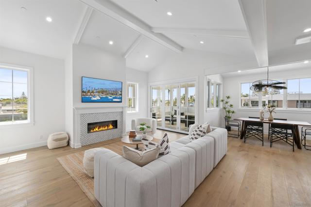 478 Orange Ave, Coronado CA: https://media.crmls.org/mediaz/ec439cdc-e9e6-407f-9e23-b01352d81a24.jpg
