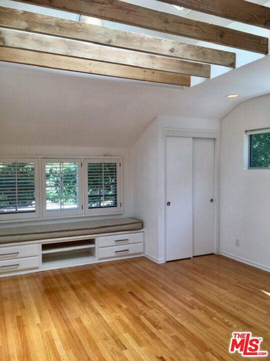 4031 Hollyline Avenue, Sherman Oaks CA: https://media.crmls.org/mediaz/ec44aa22-7e84-4d01-9de6-b02f754925ab.jpg