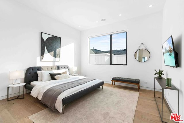 832 N Sierra Bonita Avenue, Los Angeles CA: https://media.crmls.org/mediaz/ec44da6a-78b3-4c64-8bbd-def290dccb40.jpg