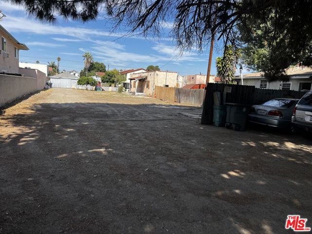 1071 & 1073 Walnut Street, Tustin CA: https://media.crmls.org/mediaz/ec44f250-fff1-411e-9802-5b069e22f1fc.jpg