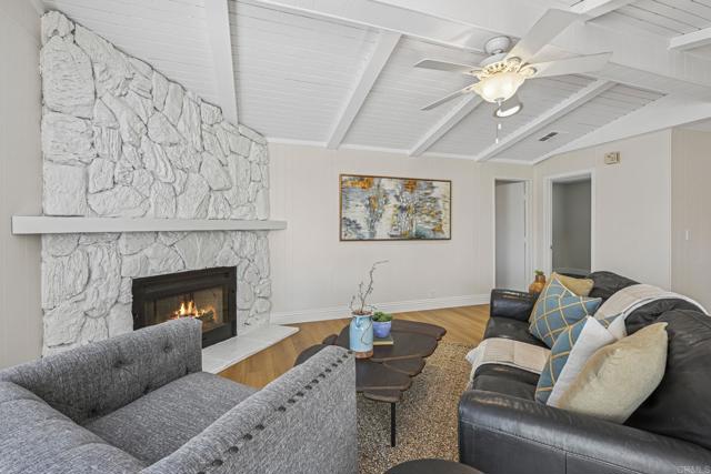 Detail Gallery Image 13 of 58 For 631 via Costa Rica, Vista,  CA 92081 - 2 Beds | 2 Baths