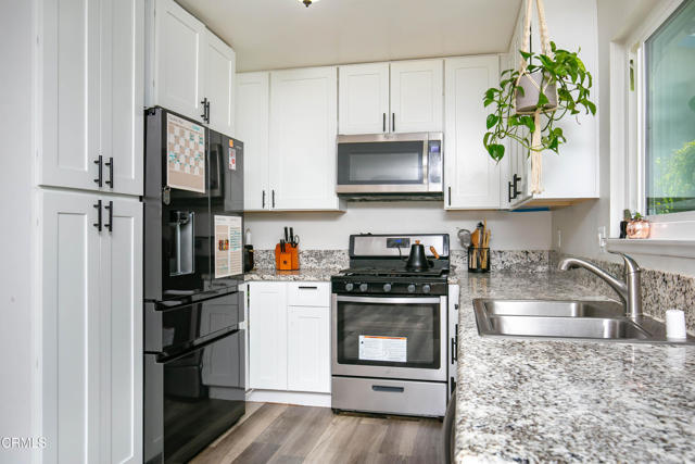 43063 Lemonwood Dr Drive, Lancaster CA: https://media.crmls.org/mediaz/ec45f3f3-0690-4df7-9a71-038e51d54c29.jpg