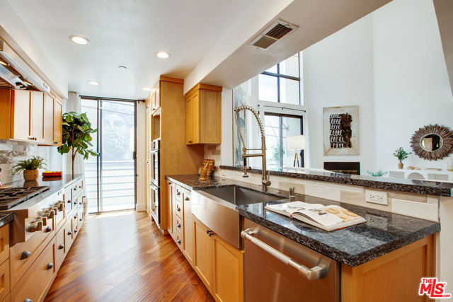 Drew Fenton | 12000 Goshen Avenue Los Angeles CA | MLS: 7335445 Drew Fenton | 12000 Goshen Avenue Los Angeles CA | MLS: 7335445