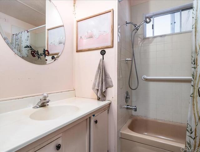 Detail Gallery Image 10 of 39 For 1501 Anza Ave. Ave #1,  Vista,  CA 92084 - 2 Beds | 2 Baths