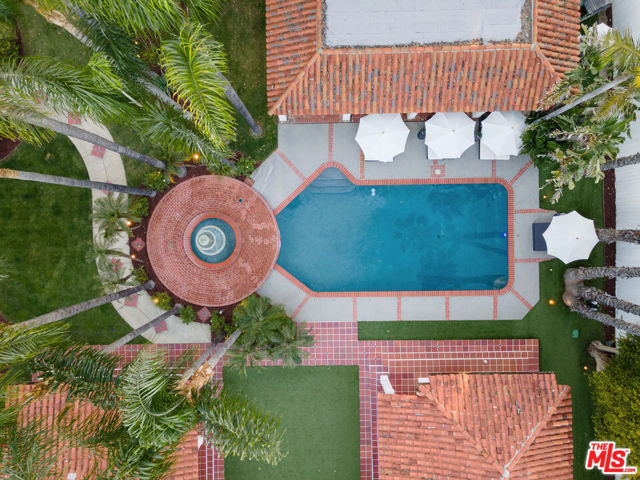 18625 Wells Drive, Tarzana CA: https://media.crmls.org/mediaz/ec46a048-951f-46ed-a474-0e361ece385f.jpg