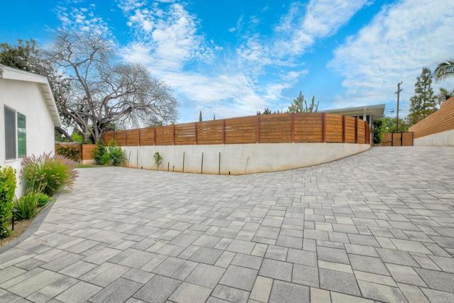229 Yacon Street, Vista CA: https://media.crmls.org/mediaz/ec46e654-61d7-4734-8236-287d181ba09d.jpg