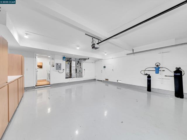 705 Bridge Creek Dr, San Ramon CA: https://media.crmls.org/mediaz/ec46f3eb-3a59-4dbc-978c-4f201446f1e0.jpg