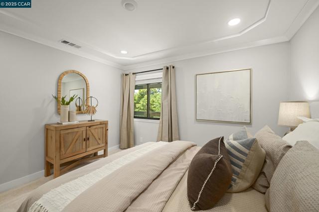 600 Terra California Dr, Walnut Creek CA: https://media.crmls.org/mediaz/ec472dad-776b-4826-9df0-860c008fe6c6.jpg