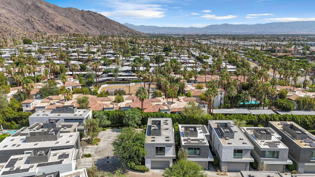 350 Goleta Way, Palm Springs CA: https://media.crmls.org/mediaz/ec472f2e-a146-4681-90f1-61ccd4a39104.jpg