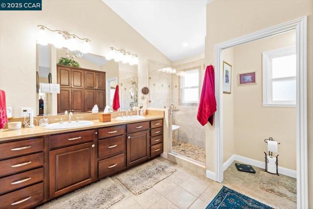 3121 Del Oceano Dr, Lafayette CA: https://media.crmls.org/mediaz/ec47dd3d-b50a-4c3e-a37c-dd9fe07c4d99.jpg