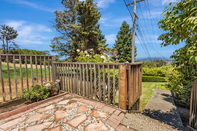 800 26th Avenue, San Mateo CA: https://media.crmls.org/mediaz/ec483660-d22e-4837-b1fd-d4e5754c7037.jpg