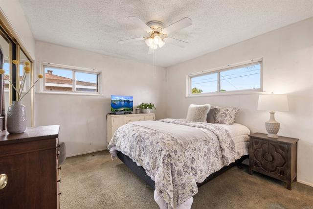 462 Carnation Avenue, Imperial Beach CA: https://media.crmls.org/mediaz/ec48b5a0-a320-4c25-b613-5d0d52cfaf66.jpg