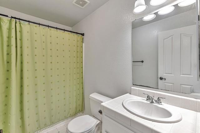 2191 Spruce Drive, Hollister CA: https://media.crmls.org/mediaz/ec492977-4561-4cc1-98a0-2905ba8a0faf.jpg