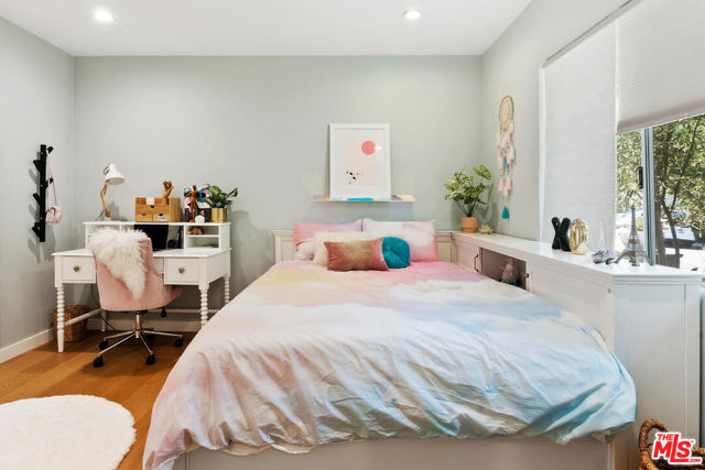 17237 Quesan Place, Encino CA: https://media.crmls.org/mediaz/ec495b79-a88c-443c-bdb7-9500e33551fc.jpg