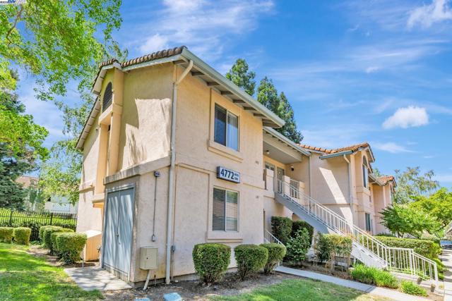 4772 Nicol Cmn, Livermore CA: https://media.crmls.org/mediaz/ec499d15-1c12-4f5b-929b-ee23f510ecf2.jpg