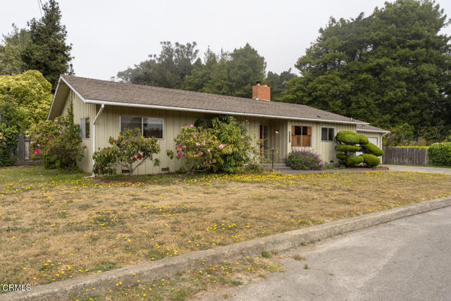 Detail Gallery Image 3 of 28 For 1321 Cedar St, Fort Bragg,  CA 95437 - 3 Beds | 1/1 Baths