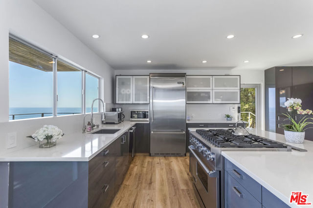 32701 Vista De Los Ondas Street, Malibu CA: https://media.crmls.org/mediaz/ec4afecf-eb9d-4b6e-8f40-693d73ed37a4.jpg