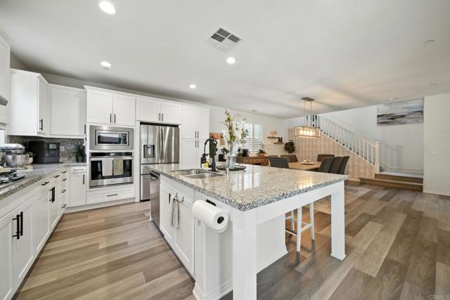 232 Reserve Court, San Marcos CA: https://media.crmls.org/mediaz/ec4b3546-351a-4cd1-a9c2-9165df0dfd12.jpg